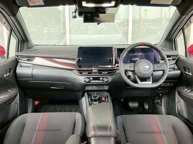 NISSAN AURA Nismo Pearl White 2022′ E7G39