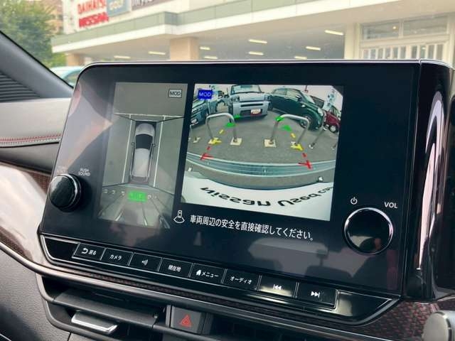 NISSAN AURA Nismo Pearl White 2022′ E7G39