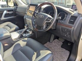 
									TOYOTA Land Cruiser Wagon AX G Selection Pearl White 2020′ E9C25 full								