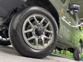 
									SUZUKI Jimny XC Green 2025′ E9K2Z full								