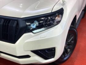 
									TOYOTA Land Cruiser Prado TX L Packet Matte Black Ed Pearl White 2023′ E9KLE full								