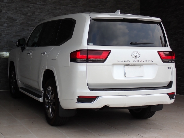 TOYOTA Land Cruiser Wagon ZX Diesel Turbo Pearl White 2022′ EBH3U