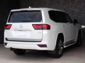 
									TOYOTA Land Cruiser Wagon ZX Diesel Turbo Pearl White 2022′ EBH3U full								