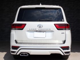 
									TOYOTA Land Cruiser Wagon ZX Diesel Turbo Pearl White 2023′ EBH4L full								