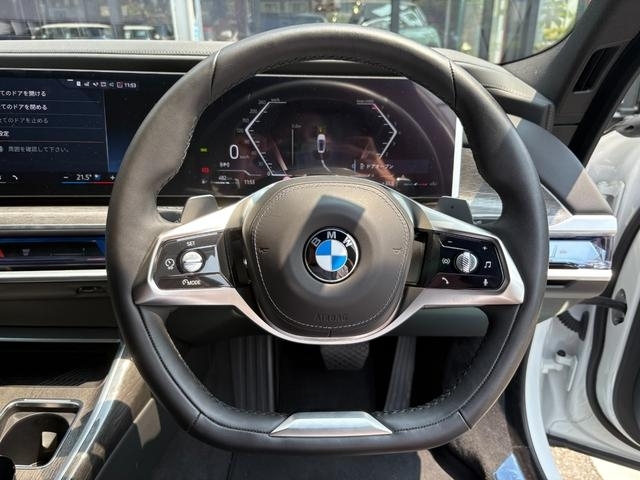 BMW 7 Series 740i Excellence Pearl White 2024′ EBH4P