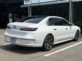 
									BMW 7 Series 740i Excellence Pearl White 2024′ EBH4P full								
