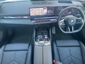 
									BMW 5 Series 523i M Sport Pearl White 2025′ EBH4T full								