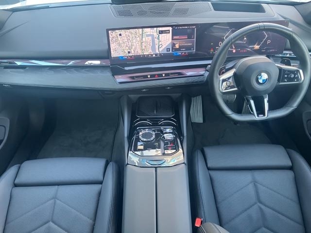 BMW 5 Series 523i M Sport Pearl White 2025′ EBH4T
