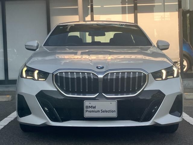BMW 5 Series 523i M Sport Pearl White 2025′ EBH4T