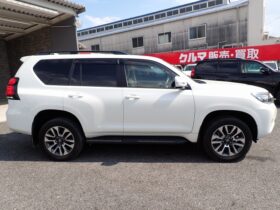 
									TOYOTA Land Cruiser Prado TX L Package Sunroof 7 Seater Pearl White 2022′ EBH7C full								