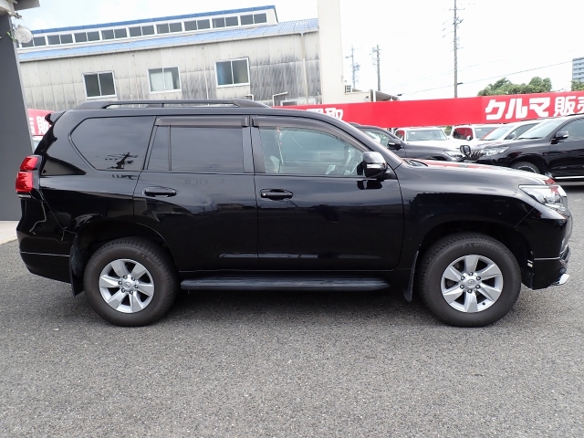 TOYOTA Land Cruiser Prado TX Sunroof 7 Seater Black 2021′ EBH7O