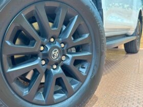 
									TOYOTA Land Cruiser Prado TX L Packet Matte Black Ed Pearl White 2023′ EBPQD full								