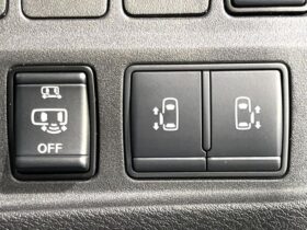 
									NISSAN Serena e-POWER Highway Star V Pearl White 2020′ EBQ1Y full								