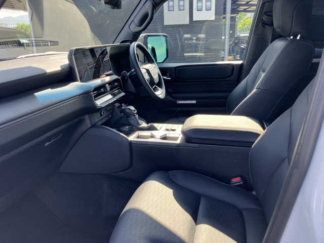 TOYOTA Land Cruiser Wagon VX Pearl White 2024′ ECC0K