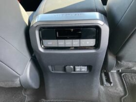 
									TOYOTA Land Cruiser Wagon VX Pearl White 2024′ ECC0K full								