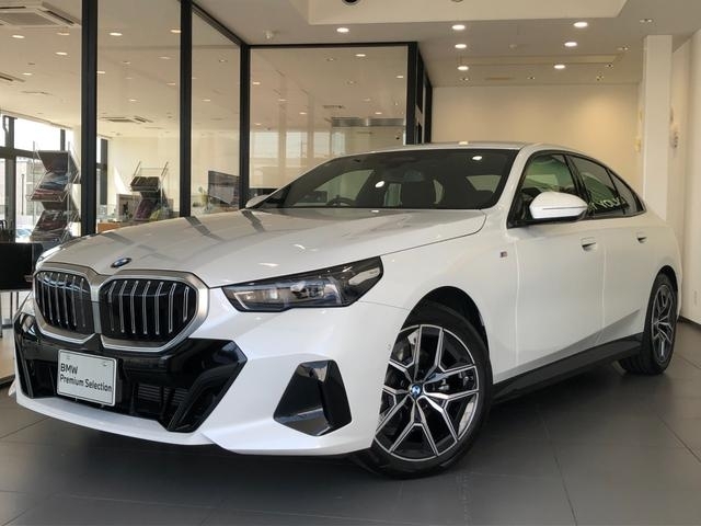 BMW 5 Series 523d xDrive M Sport Pearl White 2025′ EDMB5