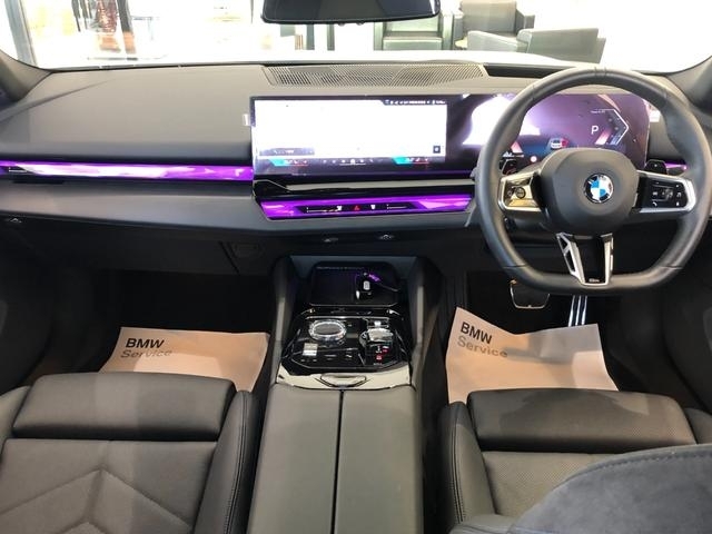 BMW 5 Series 523d xDrive M Sport Pearl White 2025′ EDMB5