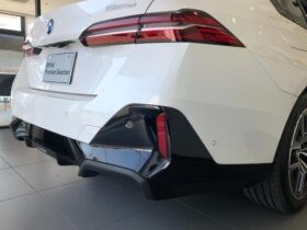 
									BMW 5 Series 523d xDrive M Sport Pearl White 2025′ EDMB5 full								