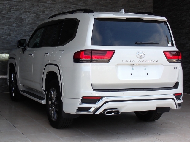 TOYOTA Land Cruiser Wagon ZX Pearl White 2024′ EDMH2