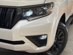 
									TOYOTA Land Cruiser Prado TX L Packet Matte Black Ed Pearl White 2023′ EDVSX full								