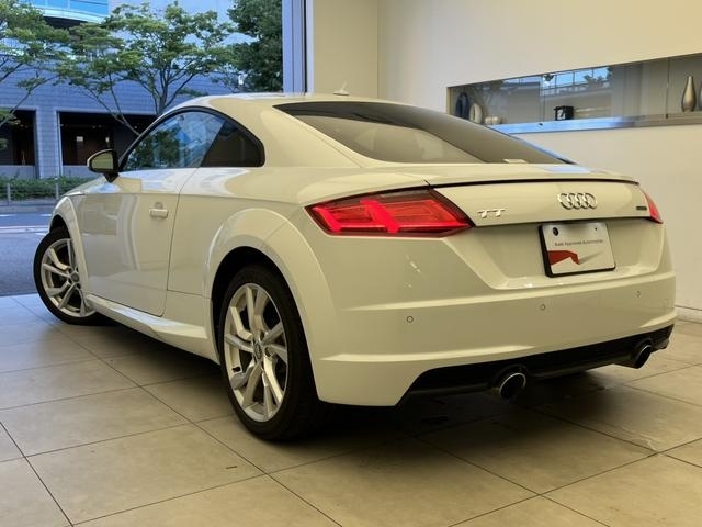 Audi TT 45 TFSI Quattro White 2020′ EDW9N