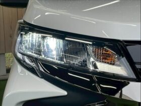 
									TOYOTA Noah X Pearl White 2023′ EDZK8 full								