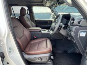 
									TOYOTA Land Cruiser Wagon ZX 4WD Pearl White 2024′ EEOYP full								