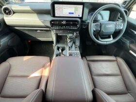 
									TOYOTA Land Cruiser Wagon ZX 4WD Pearl White 2024′ EEOYP full								