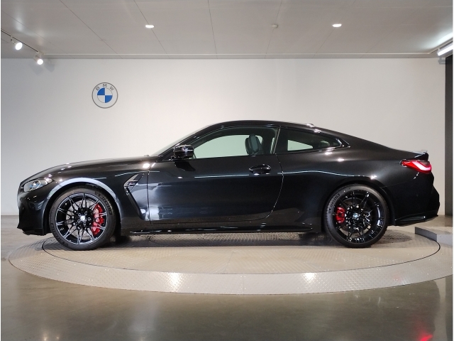 BMW M4 Competition M xDrive Black 2024′ EFRGA