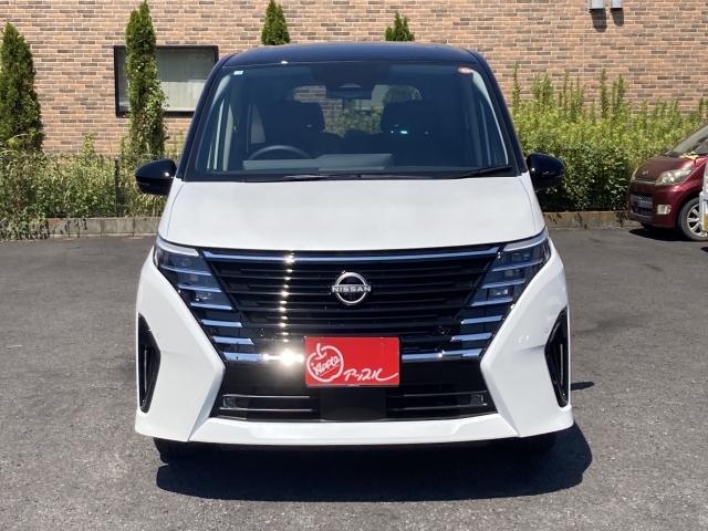 NISSAN Serena e-4ORCE Highway Star V Pearl White/Black 2025′ EFRJ9