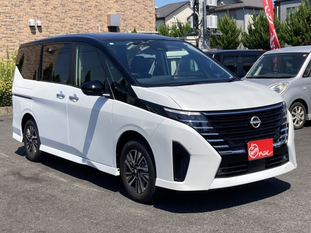 NISSAN Serena e-4ORCE Highway Star V Pearl White/Black 2025′ EFRJ9