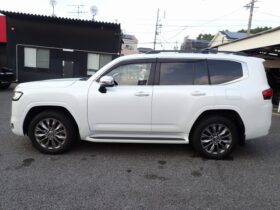 
									TOYOTA Land Cruiser Wagon ZX Pearl White 2021′ EFRJN full								