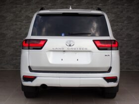 
									TOYOTA Land Cruiser Wagon ZX Pearl White 2021′ EFRJN full								