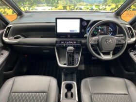 
									TOYOTA Noah S-Z Pearl White 2023′ EFZJ0 full								