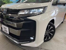 
									TOYOTA Noah S-Z Pearl White 2023′ EFZJ0 full								