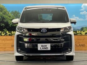 
									TOYOTA Noah S-Z Pearl White 2023′ EFZJ0 full								