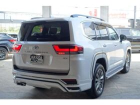 
									TOYOTA Land Cruiser Wagon ZX Pearl White 2024′ EG0ND full								