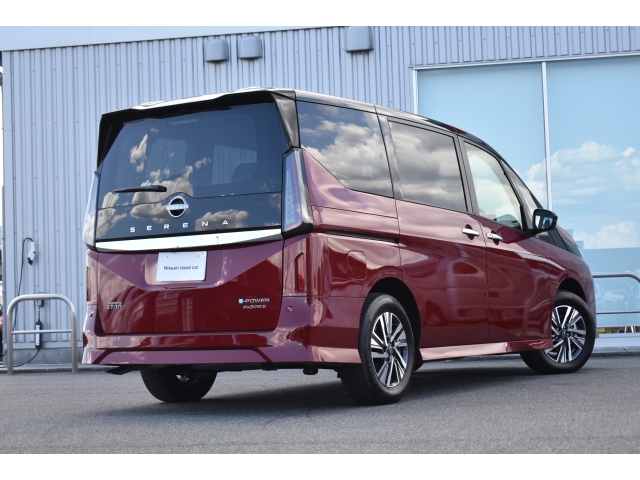 NISSAN Serena e-4ORCE Highway Star V Red/Black 2024′ EG0O4