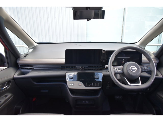 NISSAN Serena e-4ORCE Highway Star V Red/Black 2024′ EG0O4
