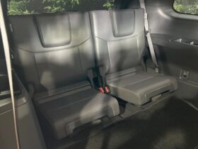 
									TOYOTA Land Cruiser Wagon VX Pearl White 2024′ EG16D full								