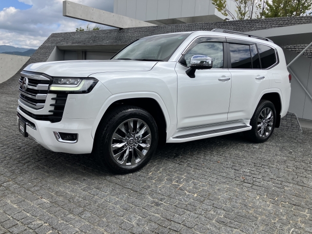 TOYOTA Land Cruiser Wagon ZX Pearl White 2024′ EHWNI