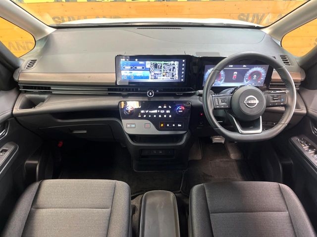 NISSAN Serena e-POWER Highway Star V Pearl White 2024′ EI4IS