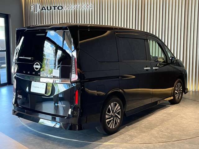 NISSAN Serena e-POWER Highway Star V Black 2023′ EI659