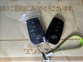 
									TOYOTA Crown Sport Z Pearl White 2024′ EI92Y full								