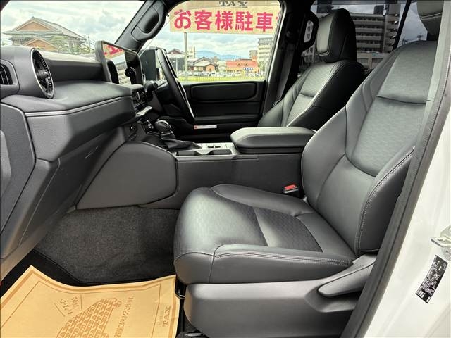 TOYOTA Land Cruiser Wagon VX Pearl White 2024′ EI930