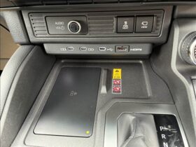 
									TOYOTA Land Cruiser Wagon VX Pearl White 2024′ EI930 full								