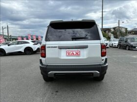 
									TOYOTA Land Cruiser Wagon VX Pearl White 2024′ EI930 full								
