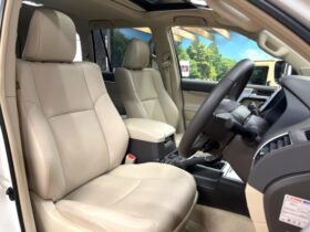 
									TOYOTA Land Cruiser Prado TX L Packet Matte Black Ed Pearl White 2023′ EK9OG full								