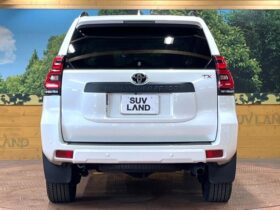 
									TOYOTA Land Cruiser Prado TX L Packet Matte Black Ed Pearl White 2023′ EK9OG full								
