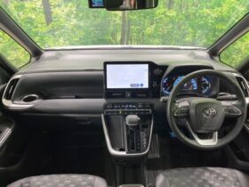 
									TOYOTA Voxy S-Z Pearl White 2024′ EK9ZO full								